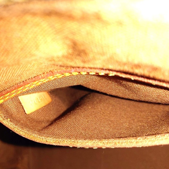 Louis Vuitton Alma Monogram PM - Picture 7 of 15